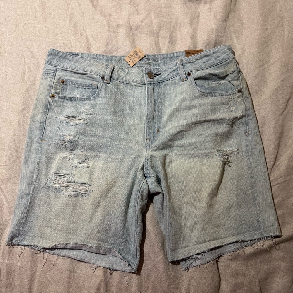 American Eagle Outfitters Women’s Slouchy Bermuda Shorts Size 16  nwt
